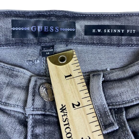 GUESS High-Waist Skinny Jeans Women’s Size 16 Gray Wash Distressed Hem Slim Fit - Picture 9 of 9